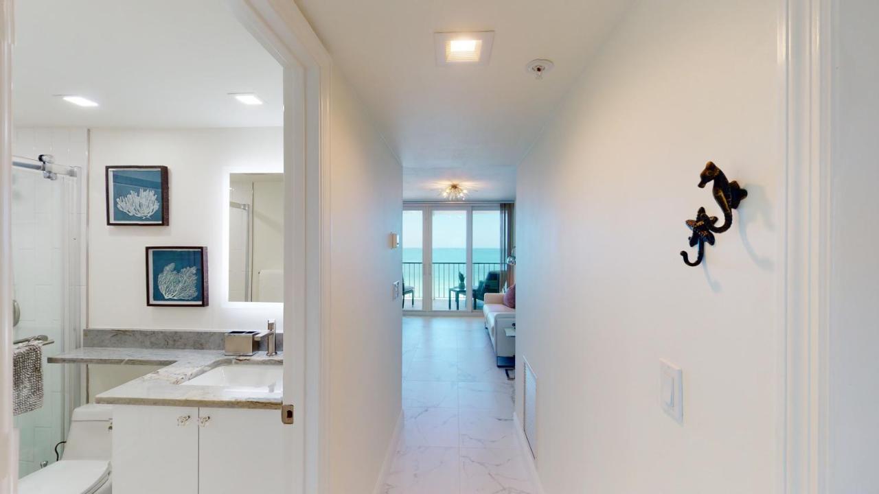 Totally Renovated Beachfront Condo At Apollo! Marco Island Eksteriør bilde