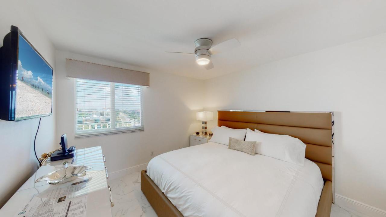 Totally Renovated Beachfront Condo At Apollo! Marco Island Eksteriør bilde