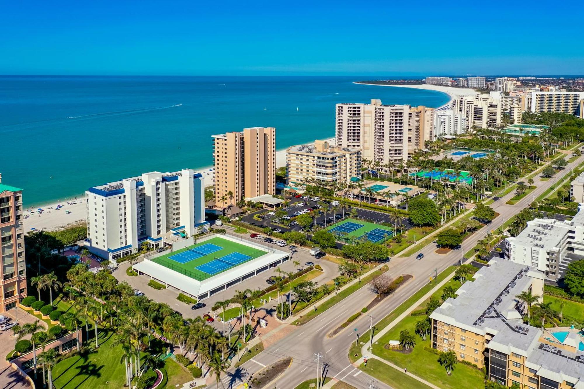 Totally Renovated Beachfront Condo At Apollo! Marco Island Eksteriør bilde